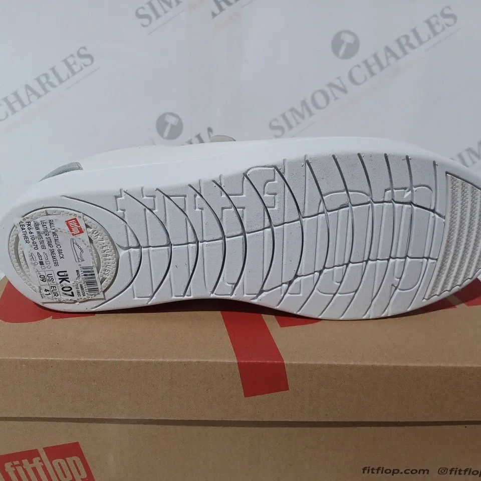 BOXED FITFLOP RALLY METALLIC BACK LEATHER STRAP SNEAKERS - UK 7