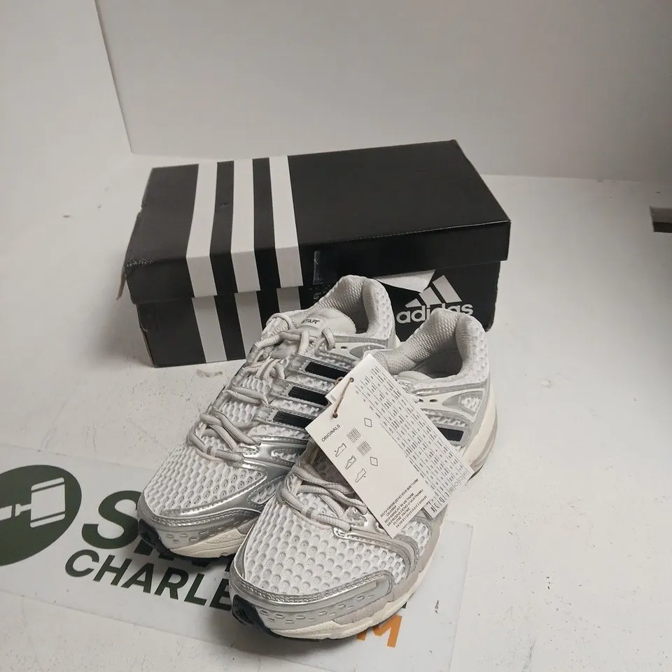 ADIDAS ADISTAR CONTROL 5J RUNNING SHOES – WHITE/GREY, UK 5