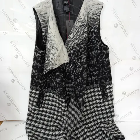 KLASS SLEEVELESS CARDIGAN IN WHITE/BLACK
