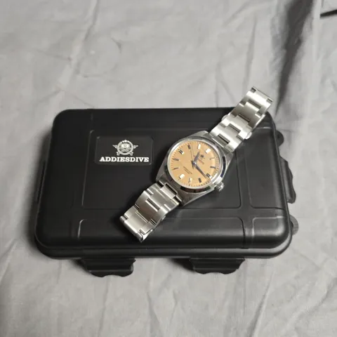 ADDIESDIVE STAINLESS STEEL DIVE WATCH – BEIGE DIAL ON BRACELET