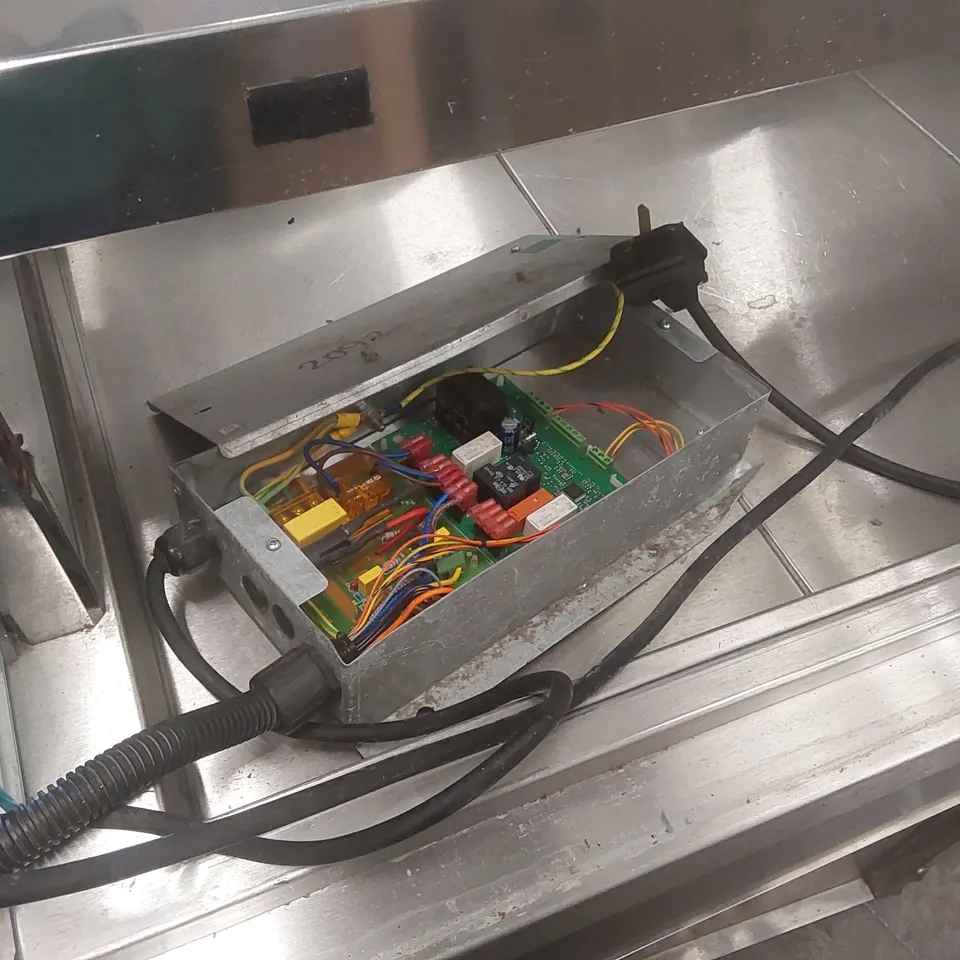 KUBUS COMMERCIAL BAIN MARIE DISPLAY COUNTER
