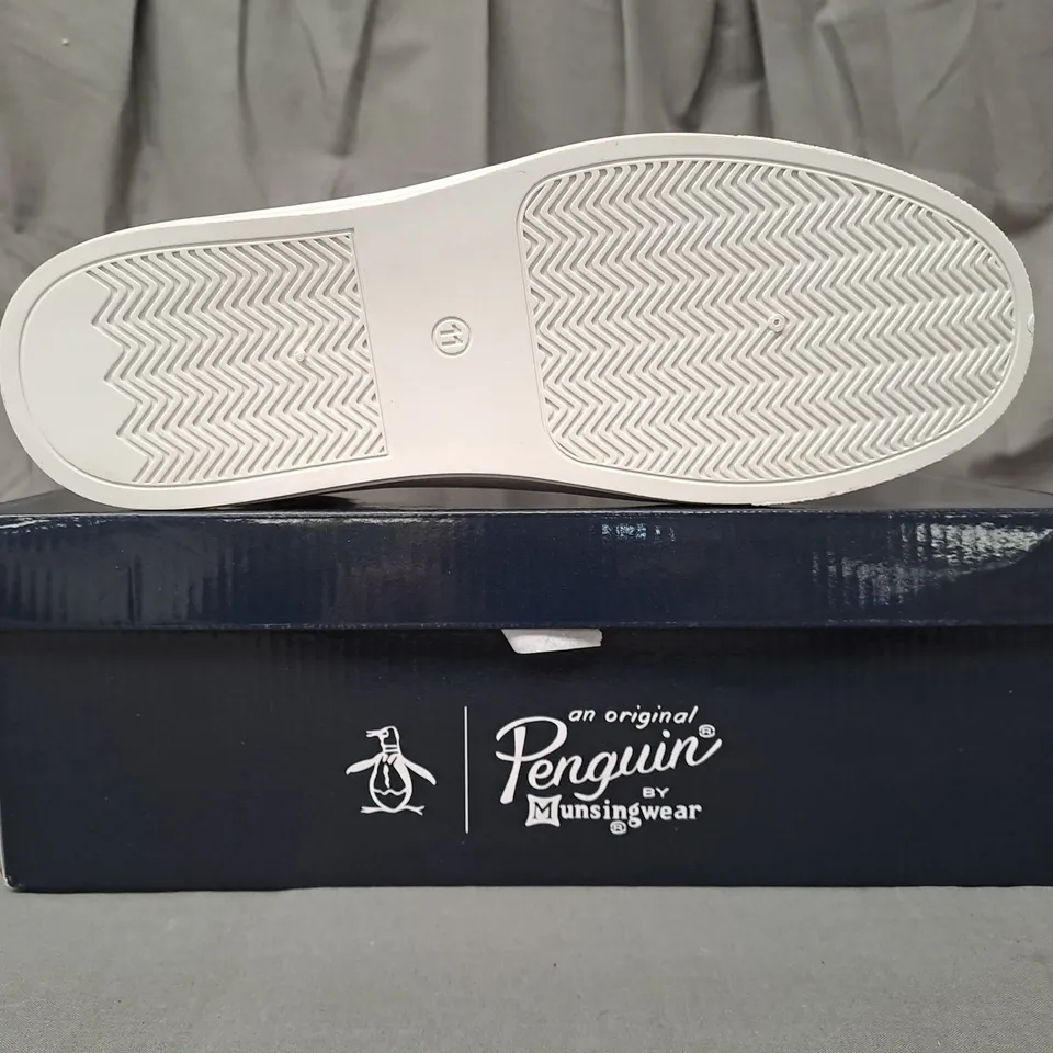 BOXED PAIR OF PENGUIN SHOES IN WHITE/NAVY SIZE 11