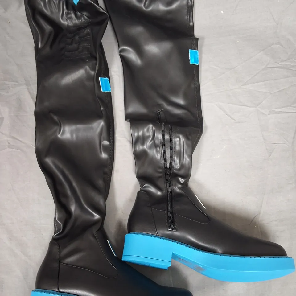 BOXED KOI THE HATSUNE MIKU LONG BOOTS IN BLACK - UK5