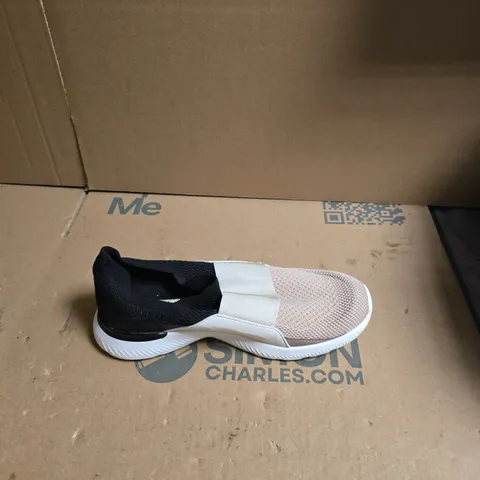 CORINA WOMEN'S SLIP-ON KNIT SNEAKER – BEIGE/PINK, UK 5.5 (EU 38)