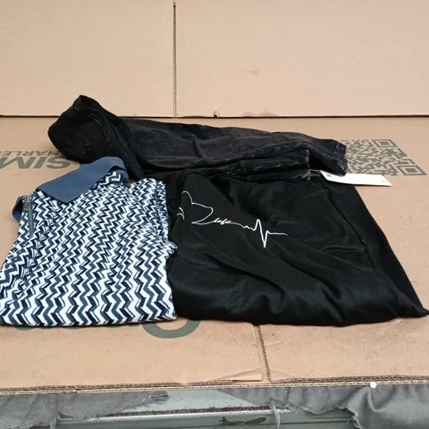 BOX OF APPROXIMATELY 25 ASSORTED CLOTHING ITEMS TO INCLUDE LEGGINGS, "LOVE LIFE" T SHIRT, NEXT CHILDRENS TOP ETC