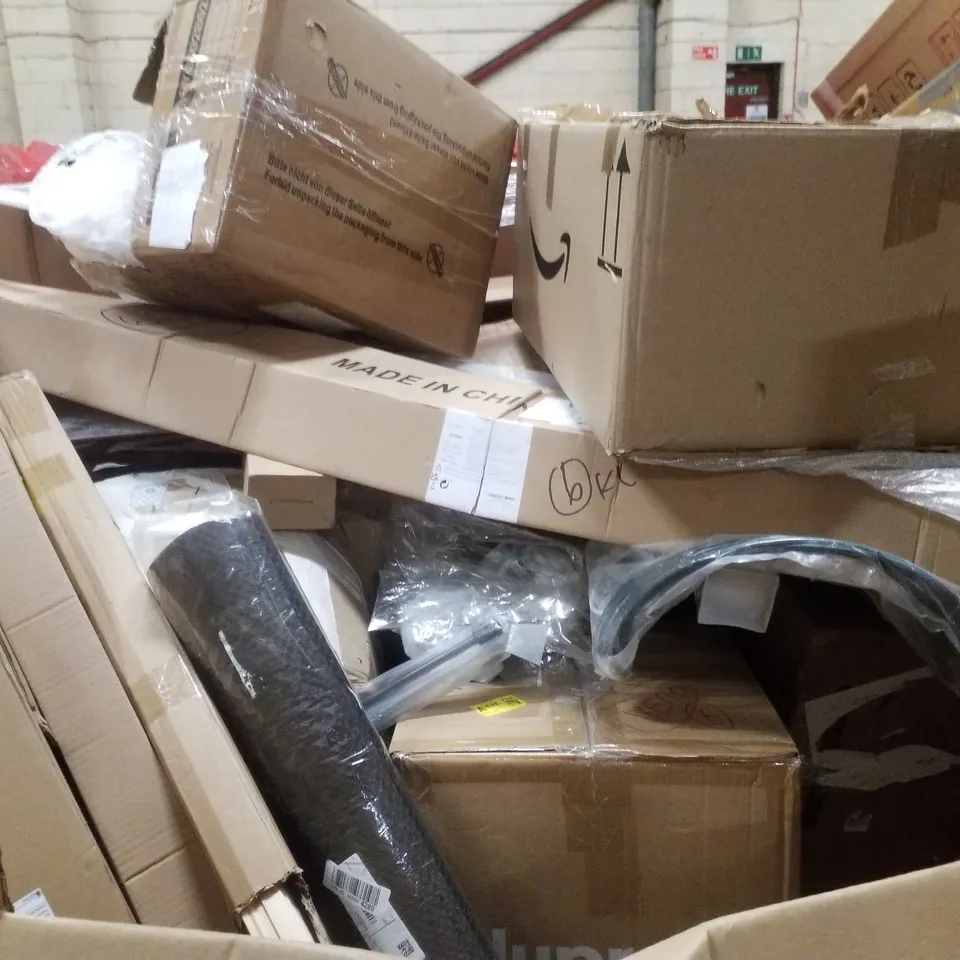 PALLET CONTAINING ASSORTED PRODUCTS INCLUDING FOOD DEHYDRATOR, ROUND OTTOMAN, ROLLER BLIND, ELECTRIC BARBECUE GRILL & POTATOE PILLER