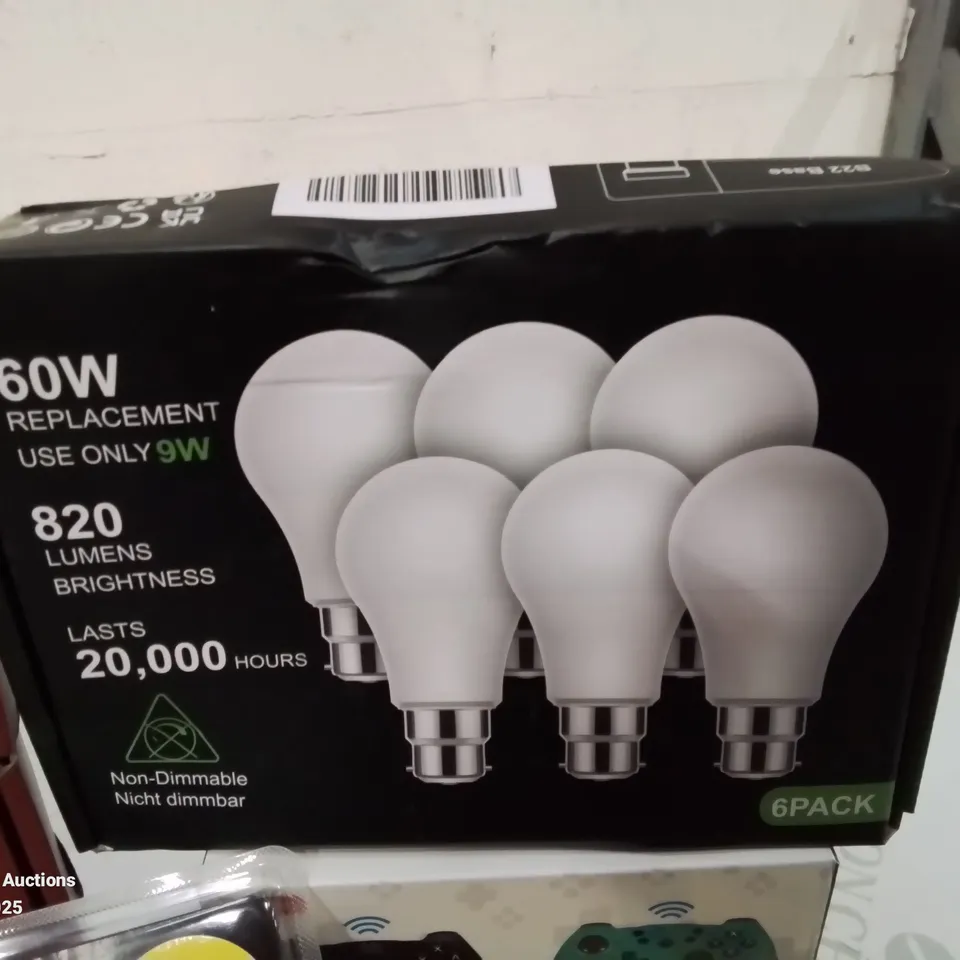 BOX CONTAINING LARGE AMOUNT OF BOXED ELECTRICAL ITEMS TO INCLUDE: INK CARTRIDGES, PHONE SCREEN PROTECTION COVERS, LIGHT BULBS, GAMING REMOTE AND LOTS MORE.