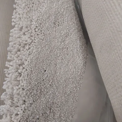 ROLL OF QUALITY ULTIMATE IMPRESSIONS SILKEN CARPET - APPROXIMATELY 2 x 5m
