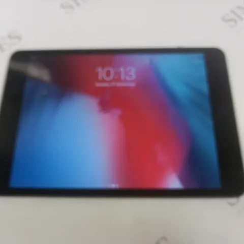 UNBOXED APPLE IPAD IN SILVER - A1489