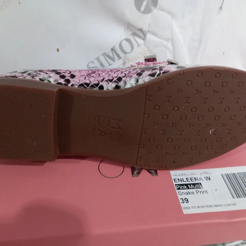 MODA IN PELLE ENLEEA IN PINK MUILTI SNAKE PRINT SIZE 6