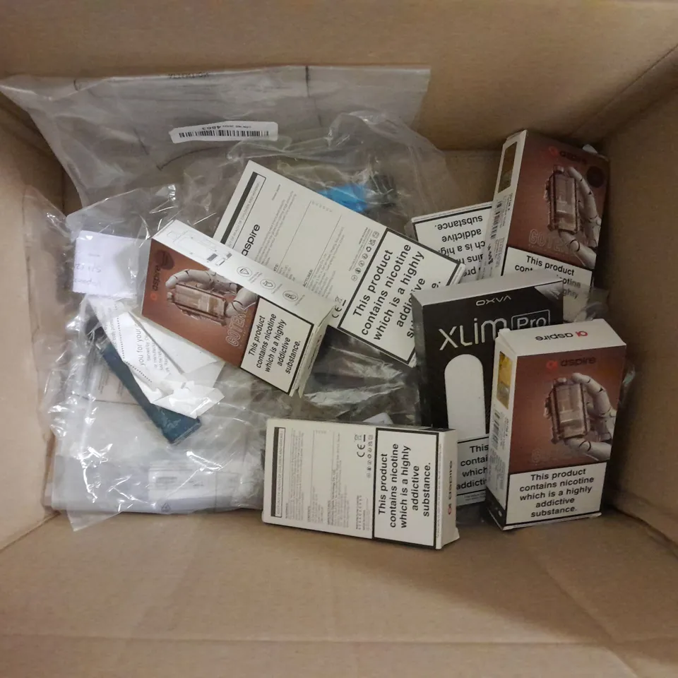 APPROXIMATELY 10 ASSORTED E-CIGS & VAPES TO INCLUDE GEEKVAPE L200, LOST VAPE QUEST URSA POCKET, ASPIRE GOTEK X, ETC