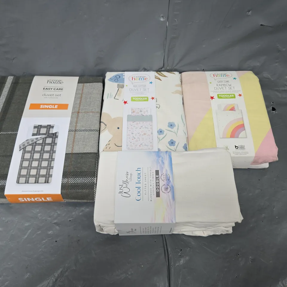 LARGE BOX OF APPROXIMATELY 10 ASSORTED ITEMS TO INCLUDE DUVET SETS, TOWELS AND THROWS