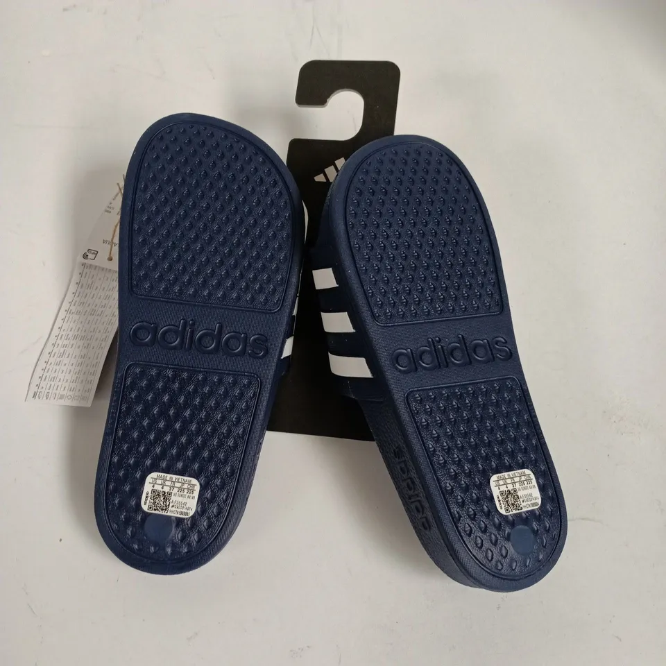ADIDAS ADILETTE AQUA SLIDERS IN BLUE - UK 4