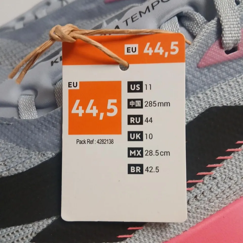 KIPRUN TEMPO RUNNING SHOES – GREY/PINK, UK 10 (EU 44.5) – BOXED