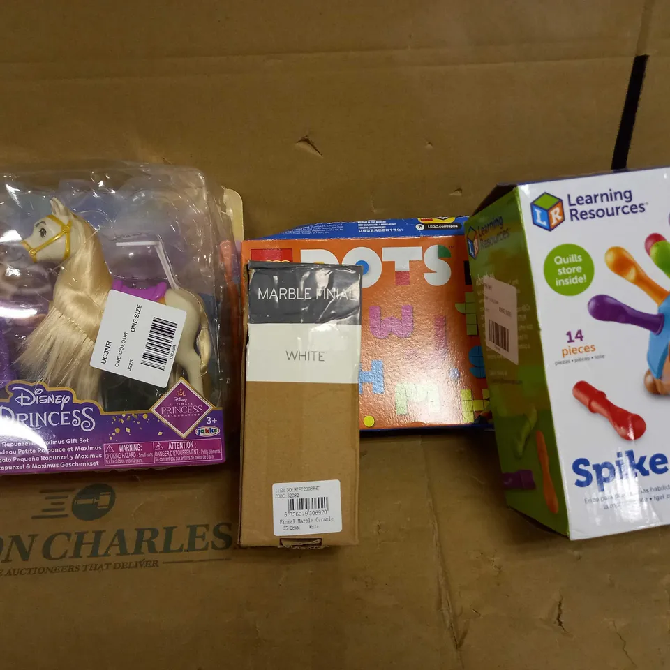 BOX OF 4 ASSORTED HOUSEHOLD ITEMS TO INCLUDE LEARNING RESOURCES SPIKE THE FINE MOTOR HEDGEHOG, LEGO DOTS, DISNEY PRINCESS GIFT SET, ETC