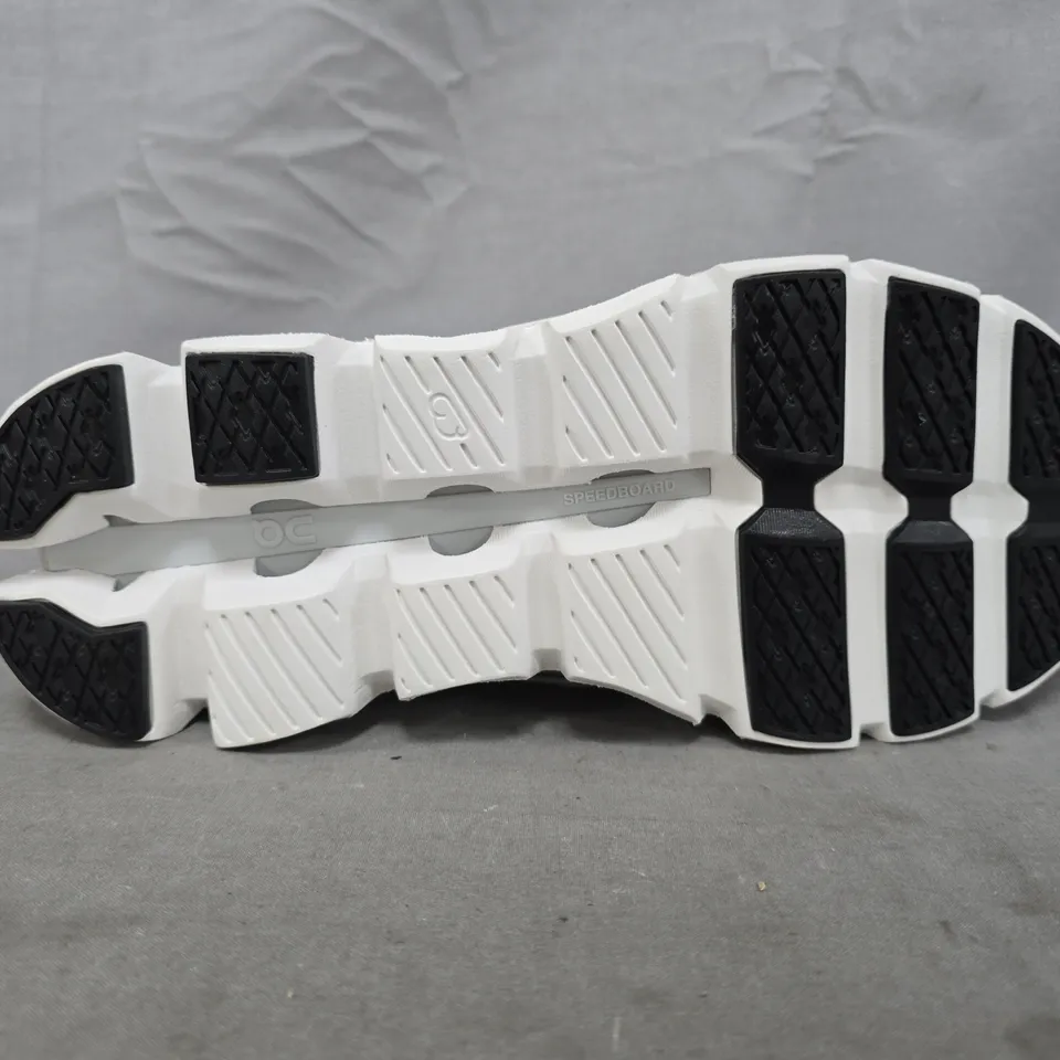 UNBOXED PAIR OF ON CLOUDSWIFT TRAINERS IN GREY SIZE UK 8