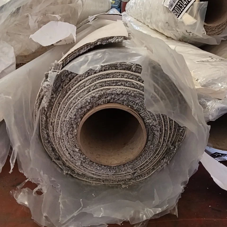 ROLL OF QUALITY ULTRA SAXONY KNIGHTS ARMOUR CARPET // APPROX SIZE: 5.00 X 4.72m