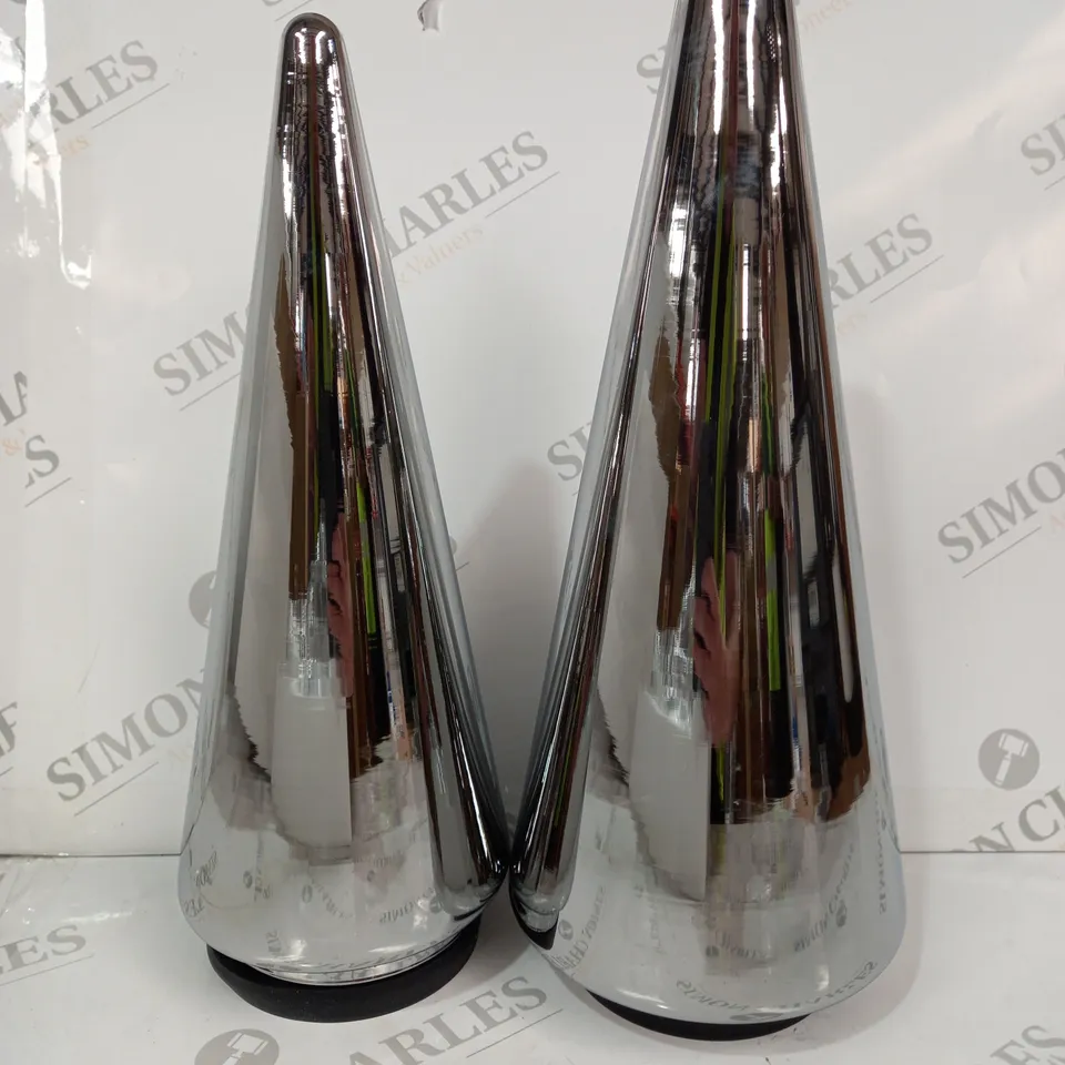 BOXED KELLY HOPPEN SET OF 2 INDOOR OUTDOOR PRELIT GLASS DECOR - REFLECTIVE CONES