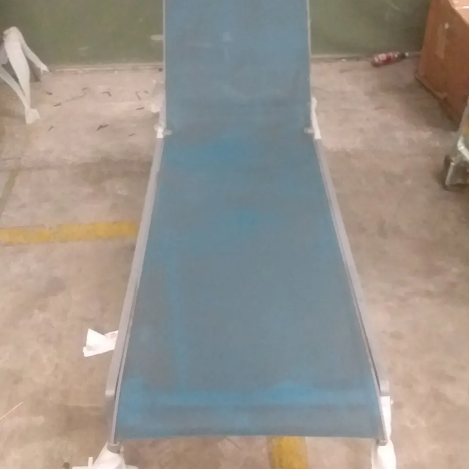 BLUE GARDEN SUN LOUNGER