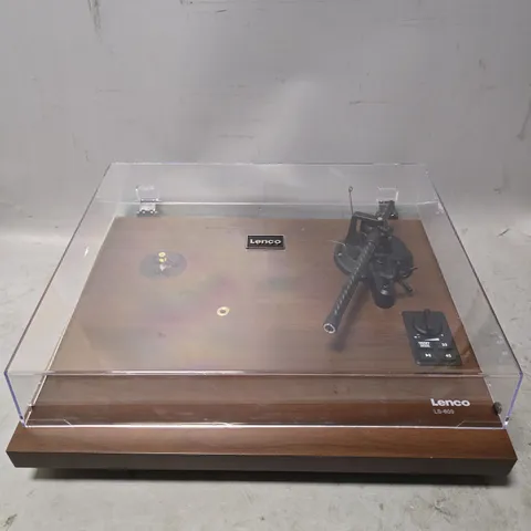 BOXED LENCO LS-600WA TURNTABLE WITH BUILT IN AMPLIFIER