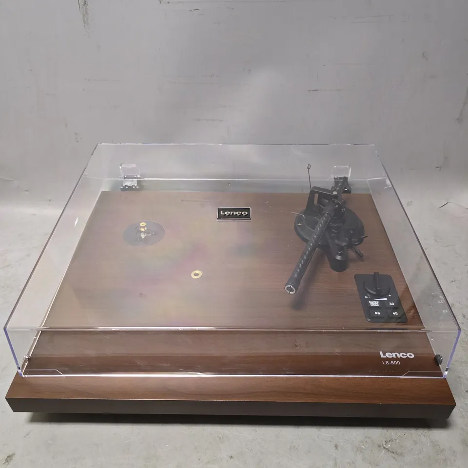 BOXED LENCO LS-600WA TURNTABLE WITH BUILT IN AMPLIFIER 