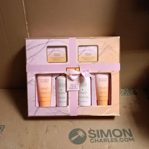 BAYLIS & HARDING SELF CARE TREATS GIFT SET 