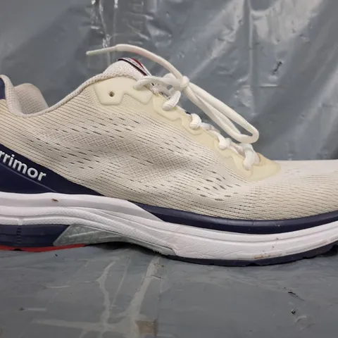 PAIR OF KARRIMOR SHOES IN WHITE/NAVY SIZE UK 8