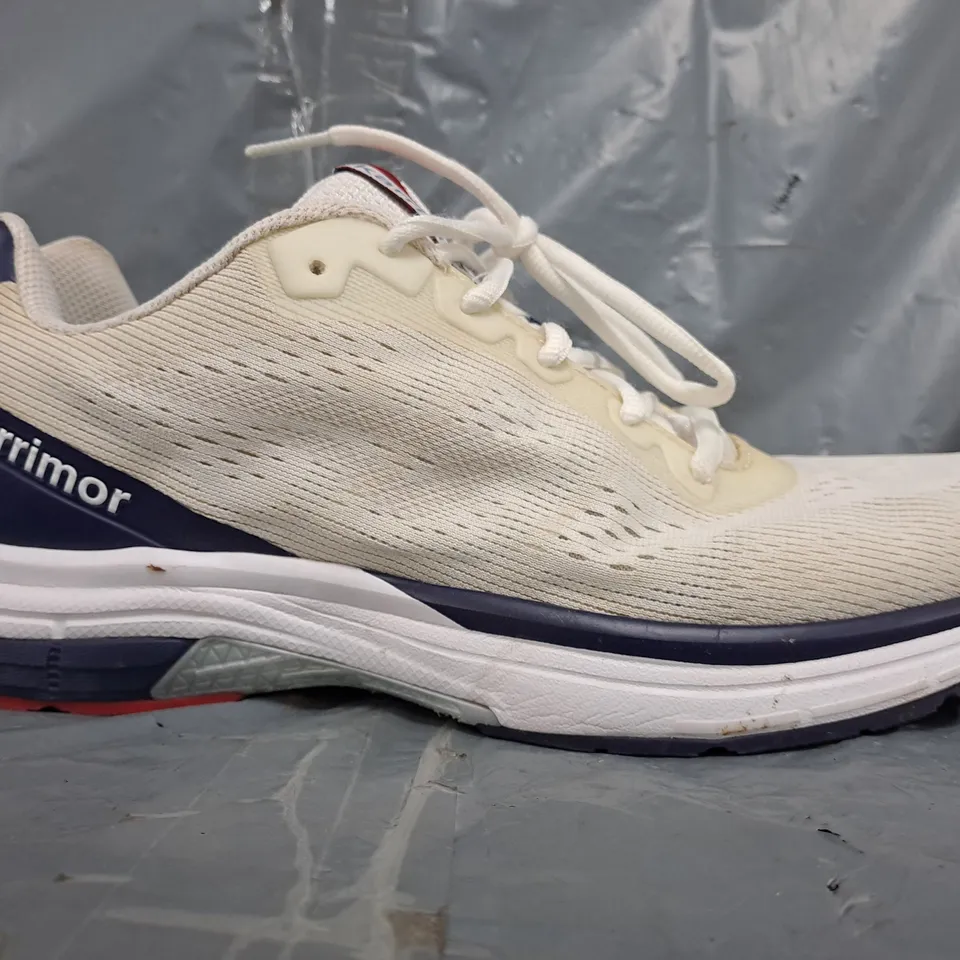 PAIR OF KARRIMOR SHOES IN WHITE/NAVY SIZE UK 8