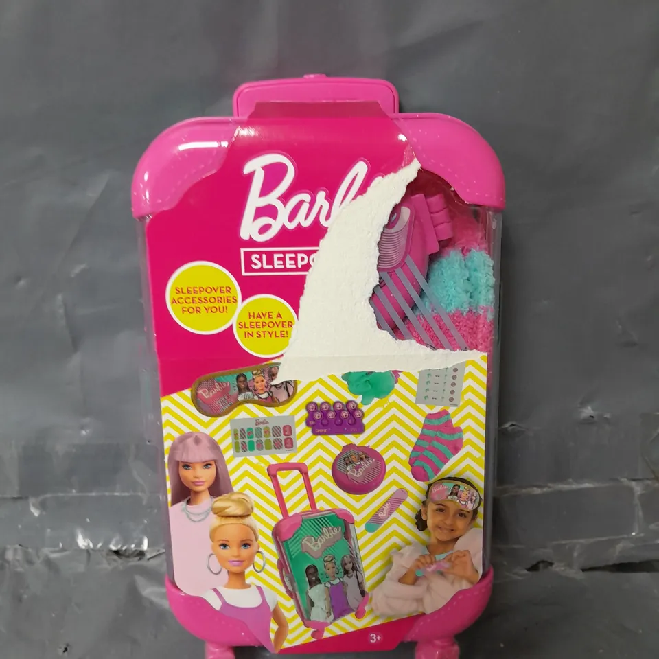 BARBIE SLEEPOVER SET MINI TROLLEY CASE RRP £17.99