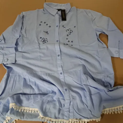 LOT OF APPROXIMATELY 34 BRAND NEW DESTELLO LIGHT BLUE BUTTON THROUGH DRESSES - L/XL