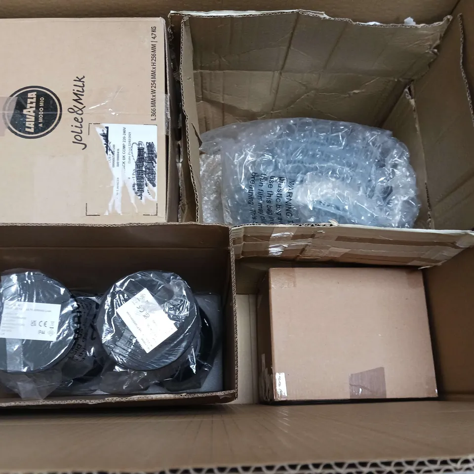 LOT OF 6 HOUSEHOLD ITEMS TO INCLUDE 3IN1 FAN AND SOLAR LAMP PAIRS