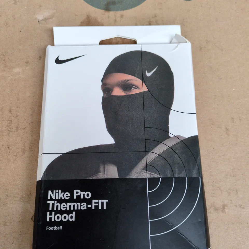 NIKE PRO THERMA-FIT HOOD – FOOTBALL