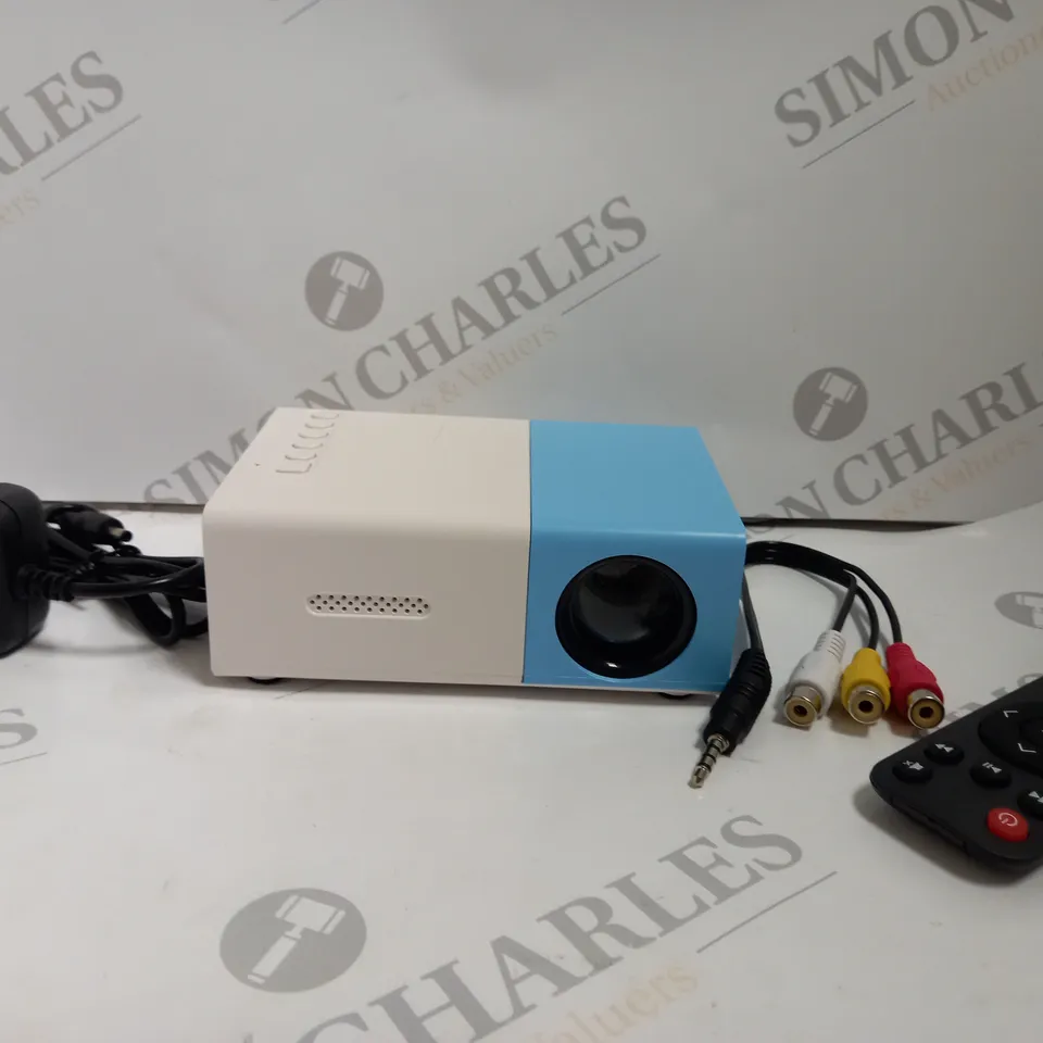 BOXED LED PROJECTOR - BLUE/WHITE