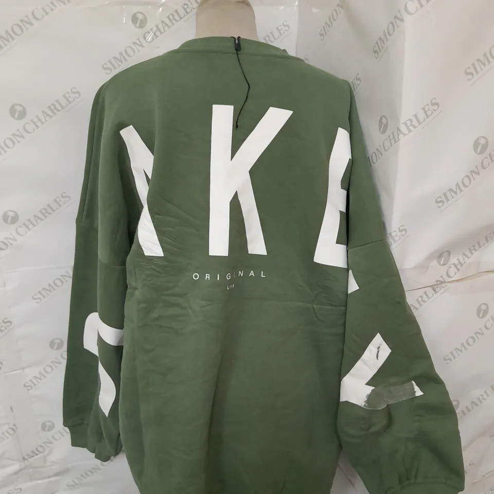 BLAKEY CREW NECK OVERSIZED SWEATSHIRT IN GREEN SIZE M