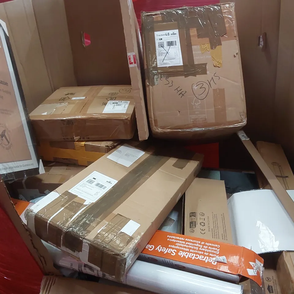 PALLET OF ASSORTED HOUSEHOLD GOODS AND PRODUCTS TO INCLUDE; RICE COOKER, RETRACTABLE GATES, TV STAND, SWING CORNER ETC