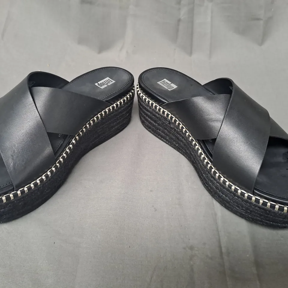 PAIR OF FITFLOP PLATFORM WEDGE OPEN TOE CROSS-STRAP SANDALS IN BLACK UK SIZE 6
