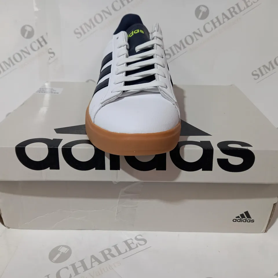 BOXED PAIR OF ADIDAS GRAND COURT 2.0 SHOES IN WHITE/NAVY UK SIZE 8