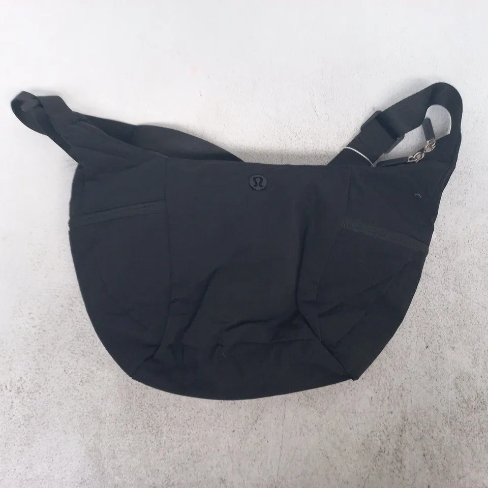 LULULEMON SLOUCHY SLING BAG IN BLACK