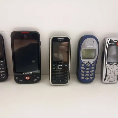 FIVE ASSORTED RETRO MOBILE PHONES