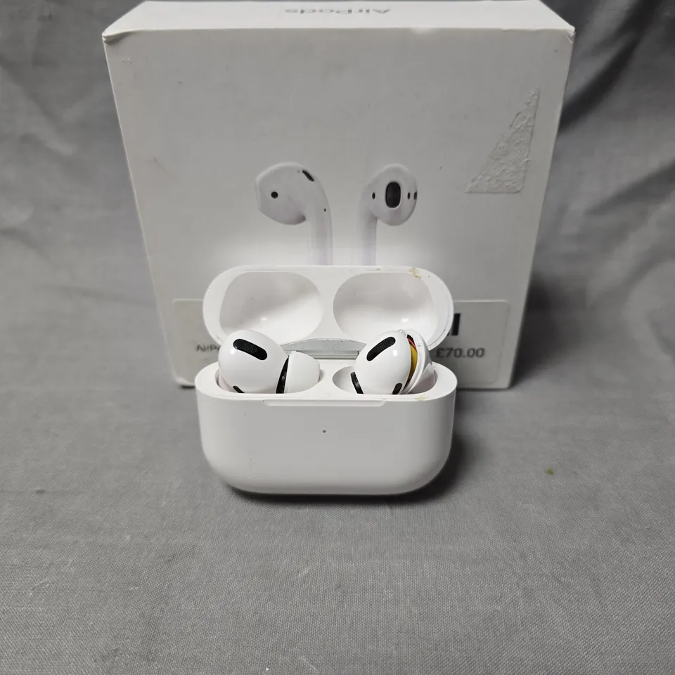APPLE AIRPODS WIRELESS EARBUDS WITH CHARGING CASE