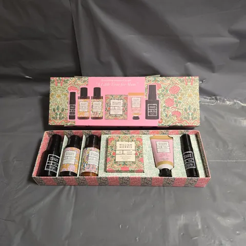 BOXED WILLIAM MORRIS MUM BATH & BODY GIFT SET