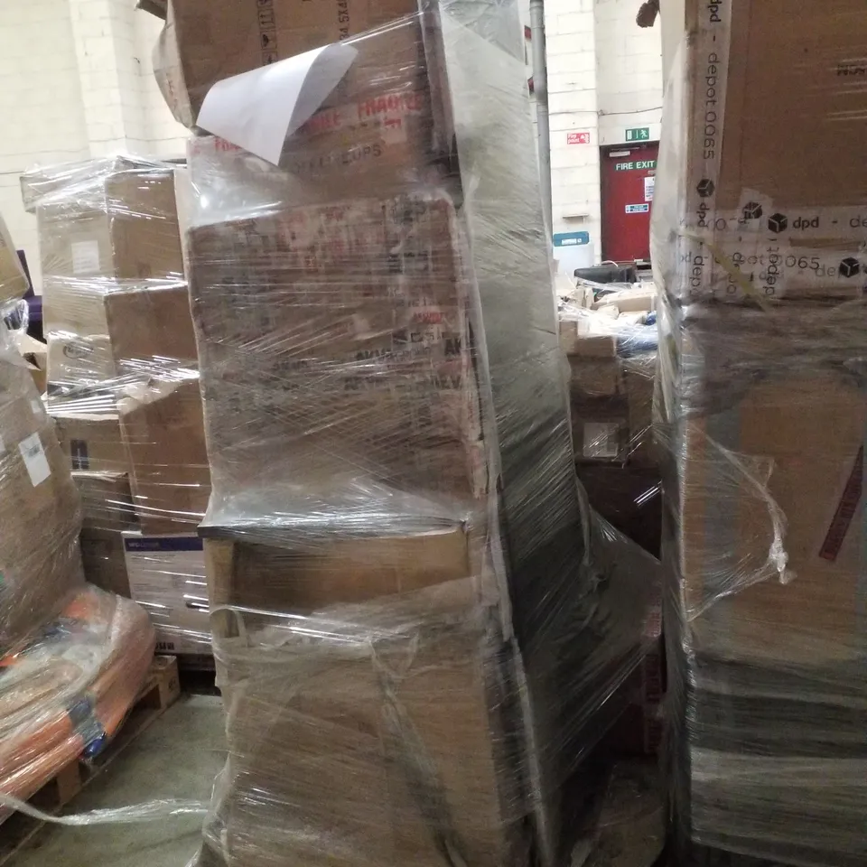 PALLET CONTAINING ASSORTED PRODUCTS INCLUDING 24 PORT GIGABIT ETHERNET SWITCH, APPLE KEYBOARDS & BLUPONT DVRS