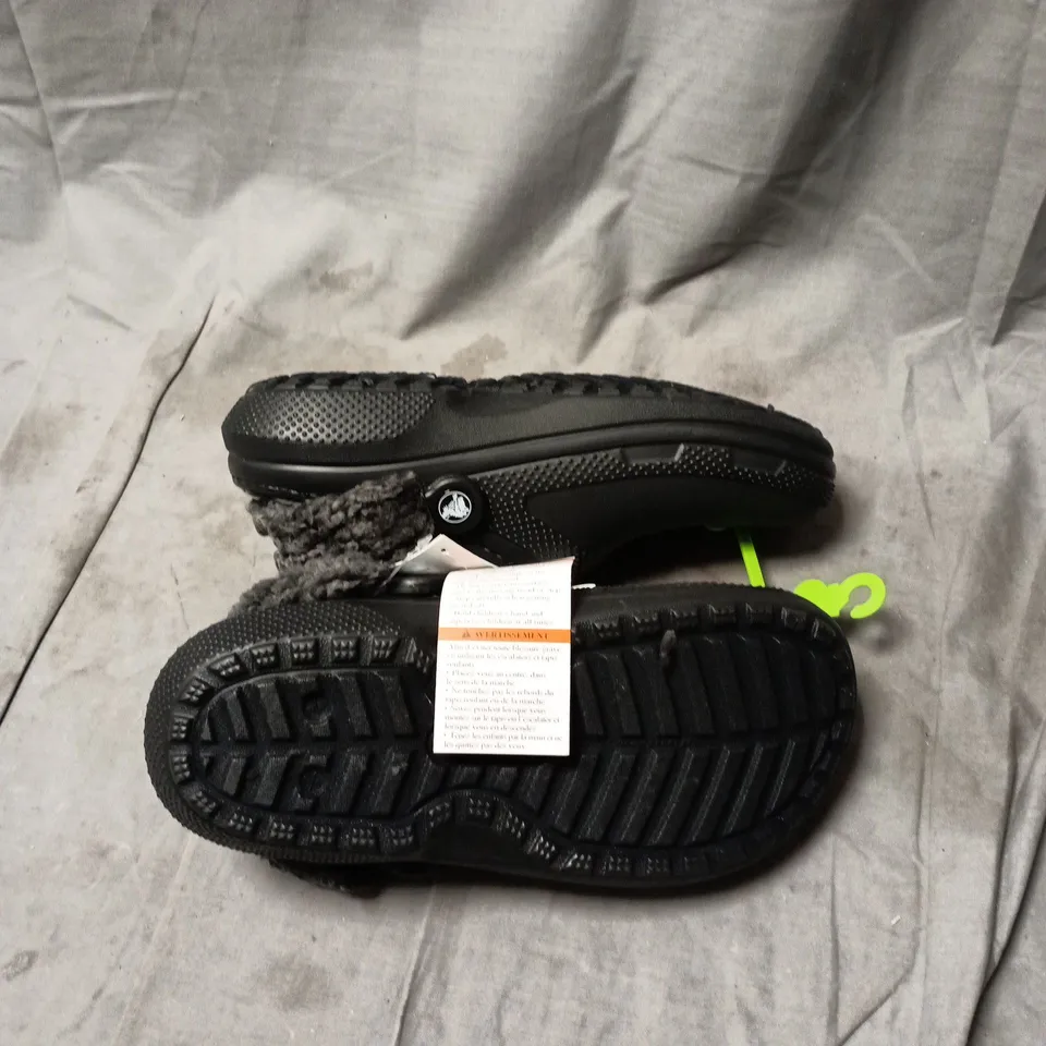 CROCS BLACK FAUX-FUR LINED CLOGS WITH TAG SIZE M5 W6 UNBOXED