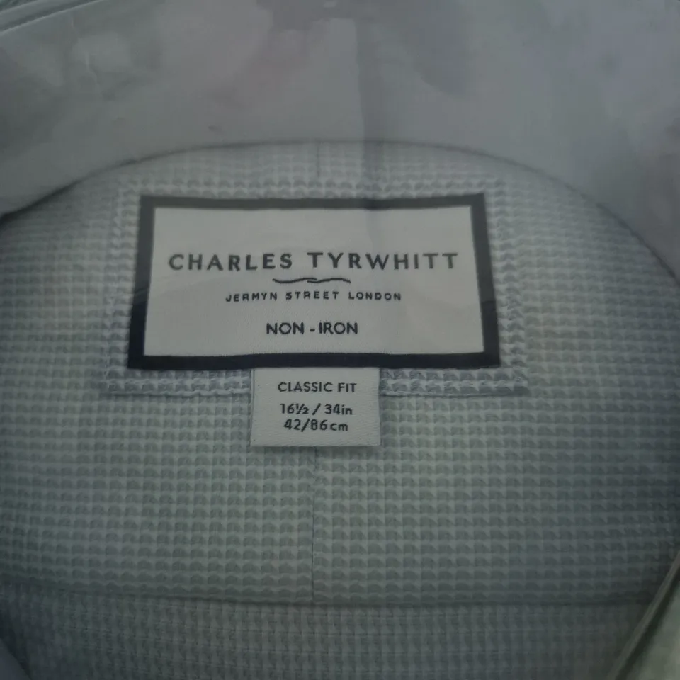 CHARLES TYRWHITT MEN'S CLASSIC FIT NON-IRON SHIRT - LIGHT BLUE CHECK, NECK 16.5IN, SLEEVE 34IN 