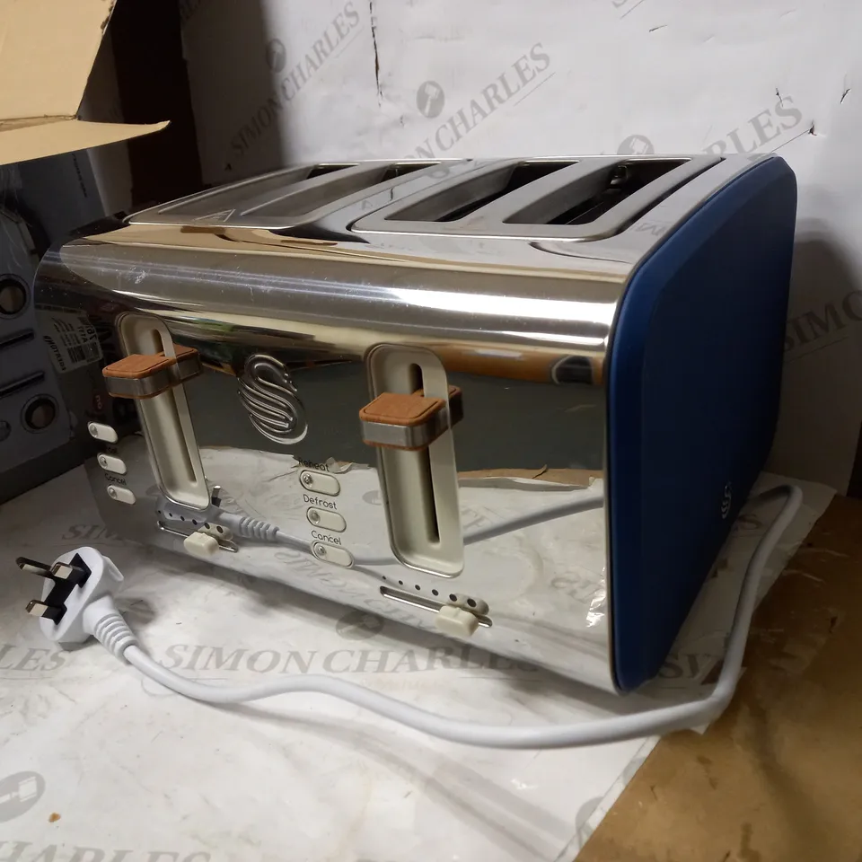 SWAN NORDIC 4 SLICE TOASTER BLUE