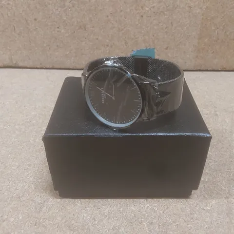 BOXED DISTRICT LONDON WATCHES 