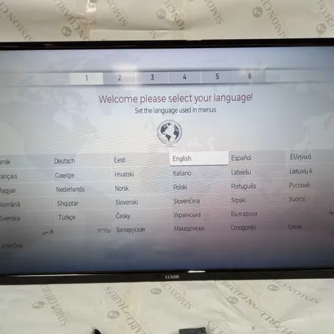 LUXOR 40 INCH FULL HD 1080P LED SMART TV (LUX0140006/01)