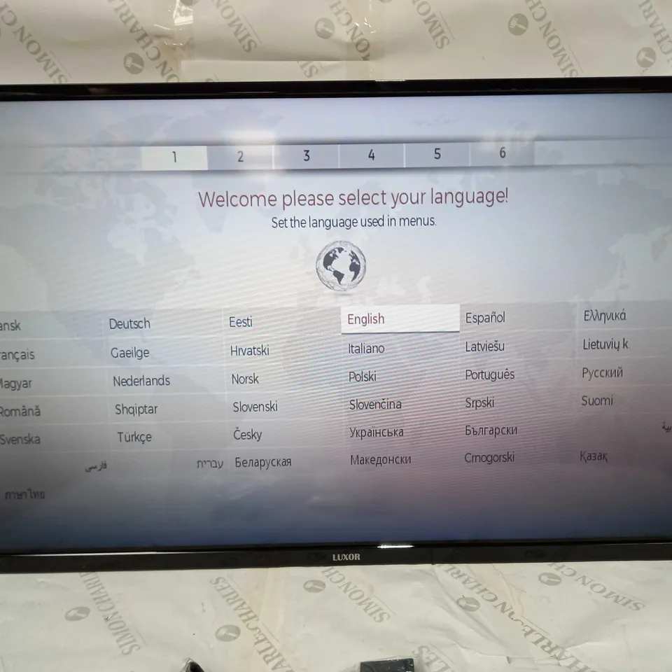 LUXOR 40 INCH FULL HD 1080P LED SMART TV (LUX0140006/01)