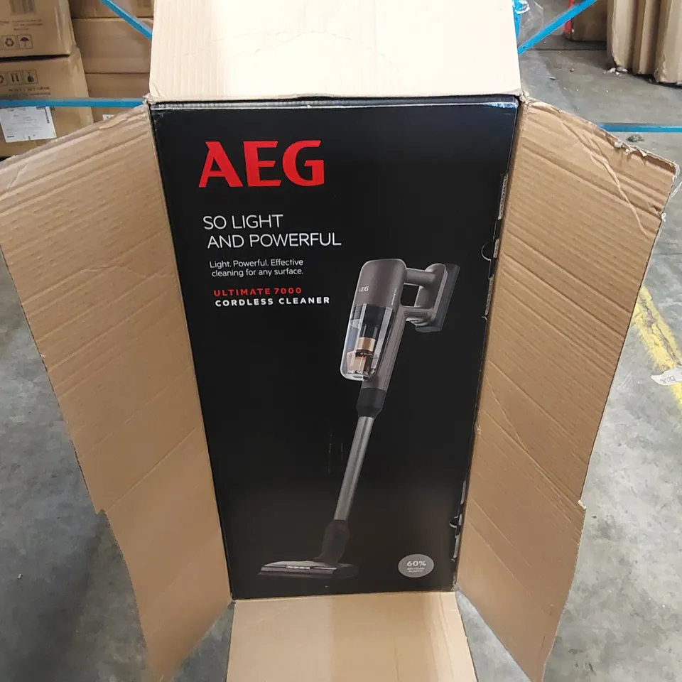 AEG AP71U14WB ULTIMATE 7000 CORDLESS VACUUM CLEANER