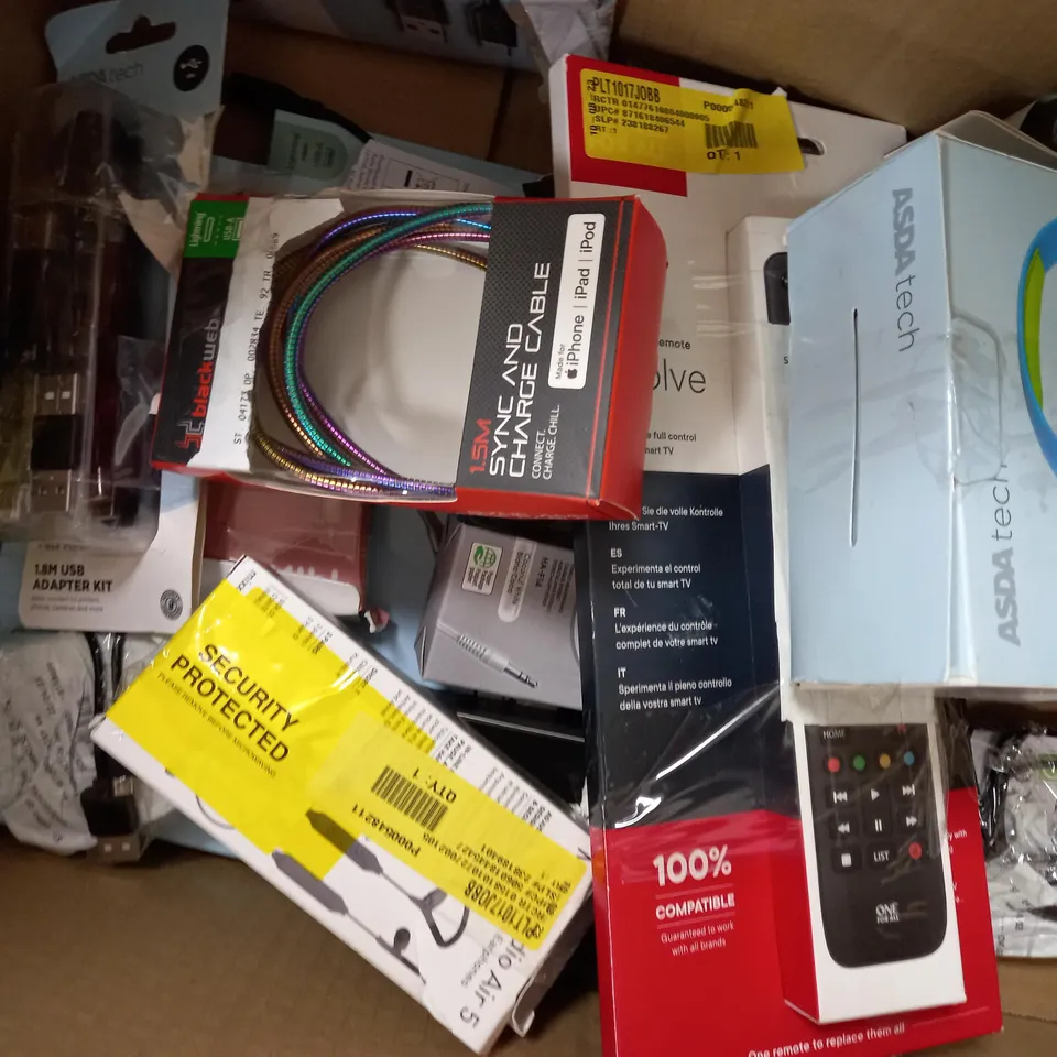 APPROXIMATELY 20 ASSORTED ITEMS TO INCLUDE DVD PLAYER, DAB+ RADIO, HDTV INDOOR AERIAL ETC.                                              